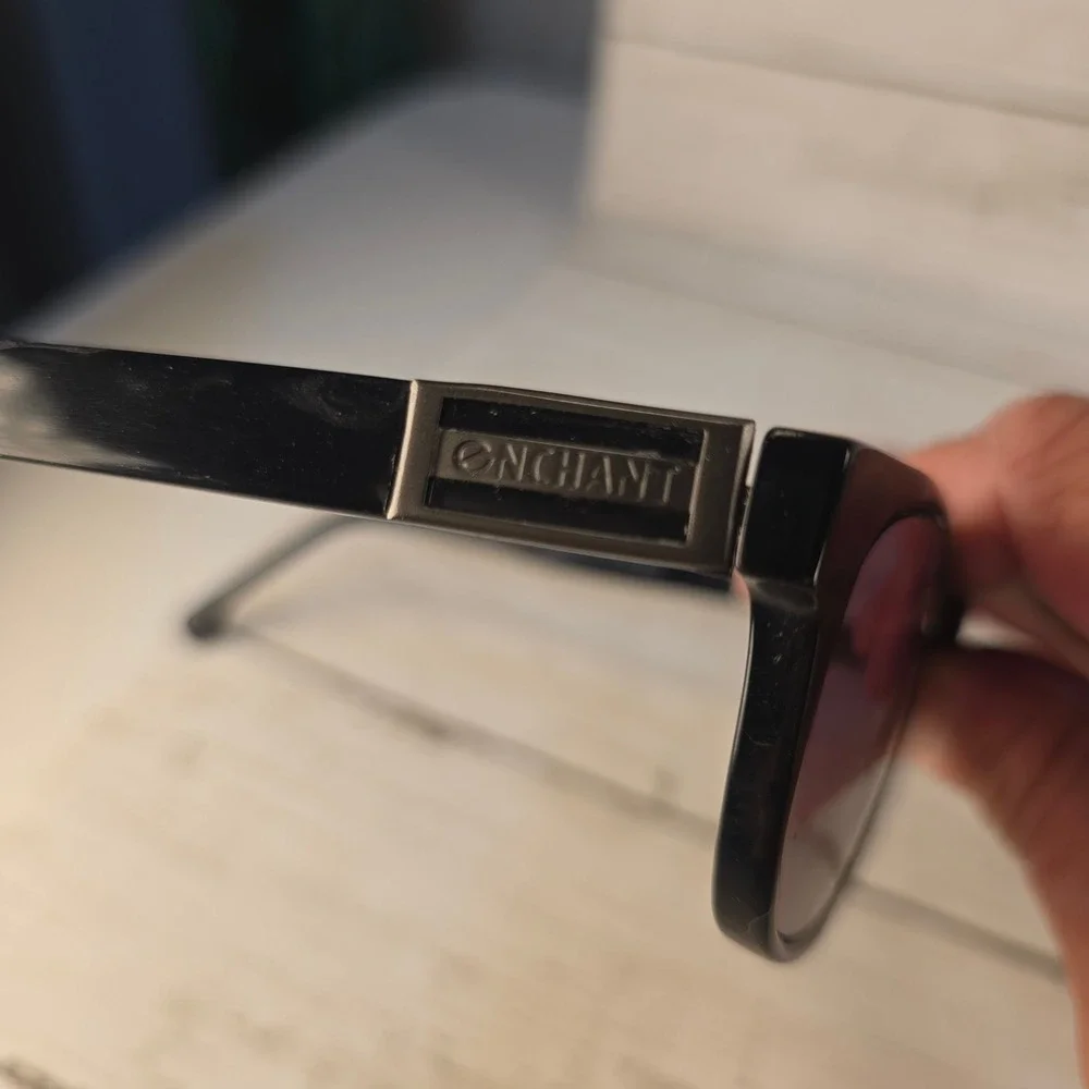 Enchant‎ Black Rectangular Sunglasses with Metallic Temple Logo Detail
